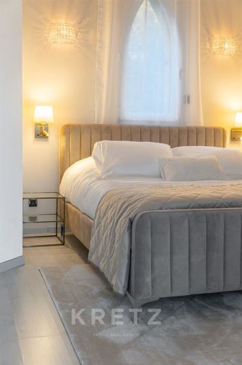 Image No.16-6 Bed Property for sale