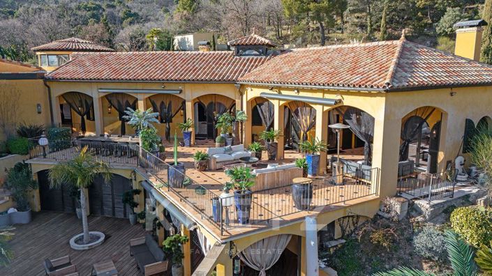 Image No.4-6 Bed Property for sale