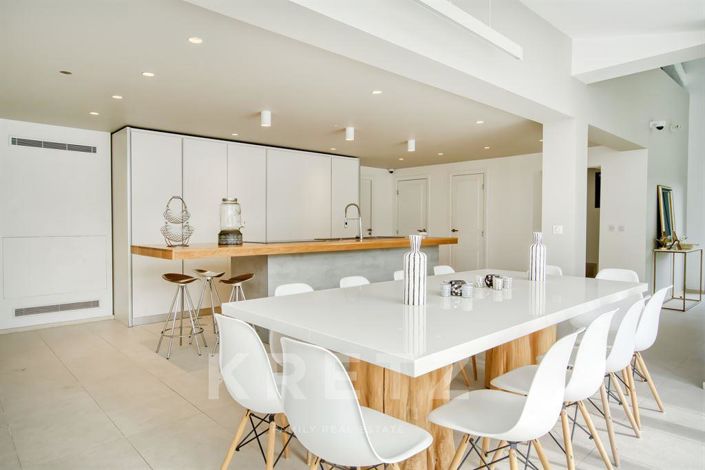 Image No.12-4 Bed Property for sale