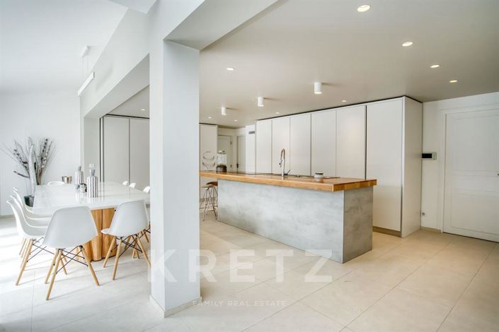 Image No.3-4 Bed Property for sale