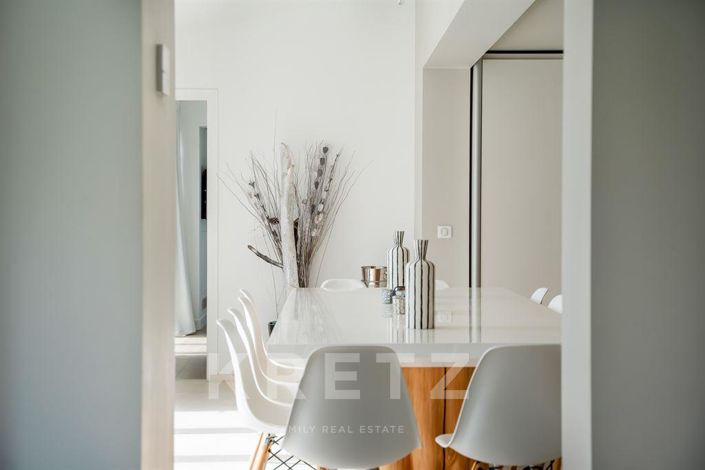 Image No.7-4 Bed Property for sale