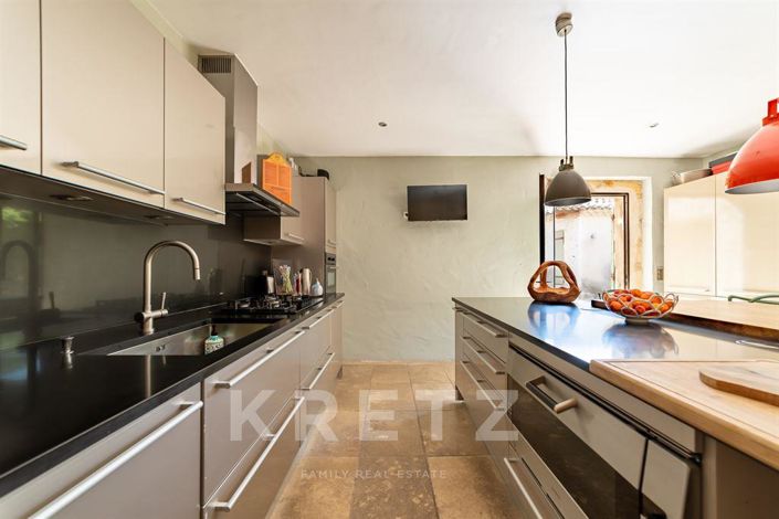 Image No.12-4 Bed House for sale