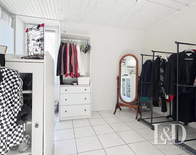 Image No.14-5 Bed House for sale