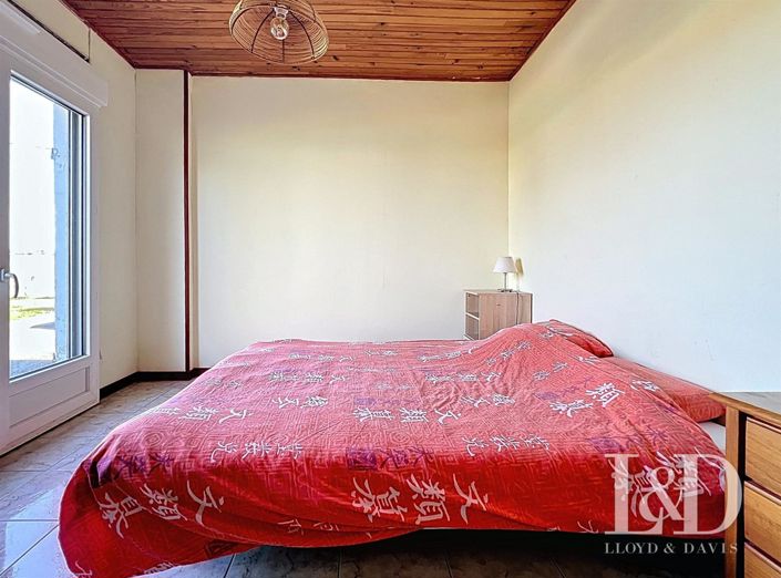 Image No.15-5 Bed House for sale