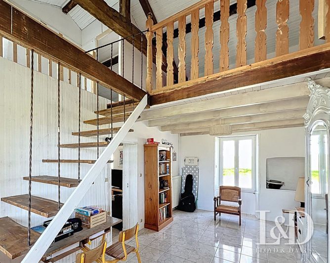 Image No.7-5 Bed House for sale