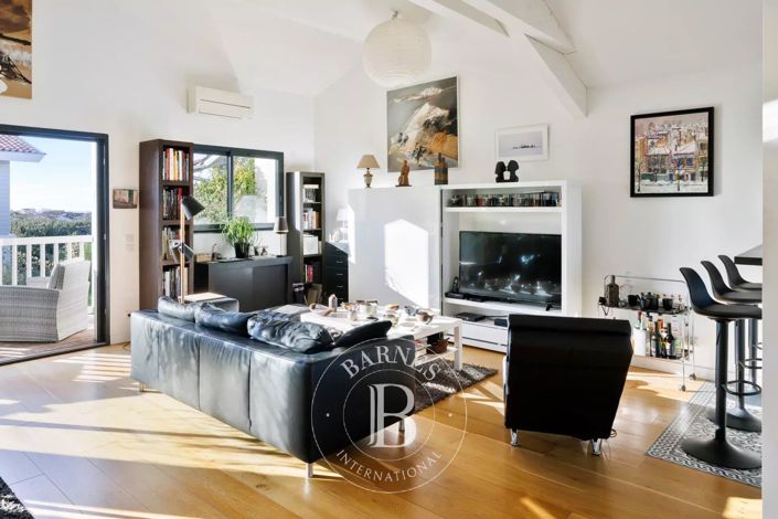 Image No.7-3 Bed House for sale