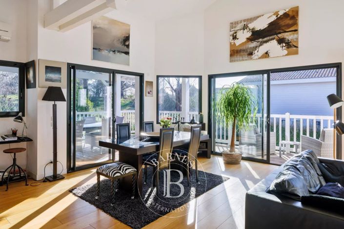 Image No.8-3 Bed House for sale