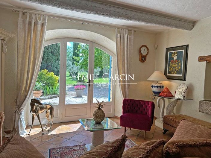 Image No.10-5 Bed House for sale