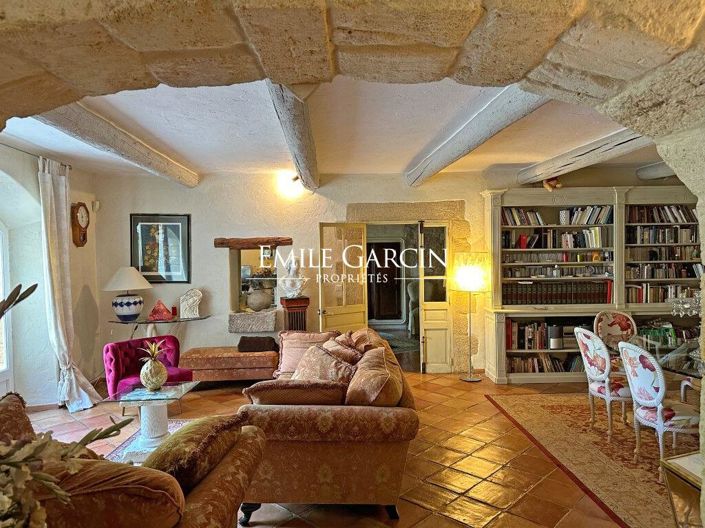 Image No.7-5 Bed House for sale