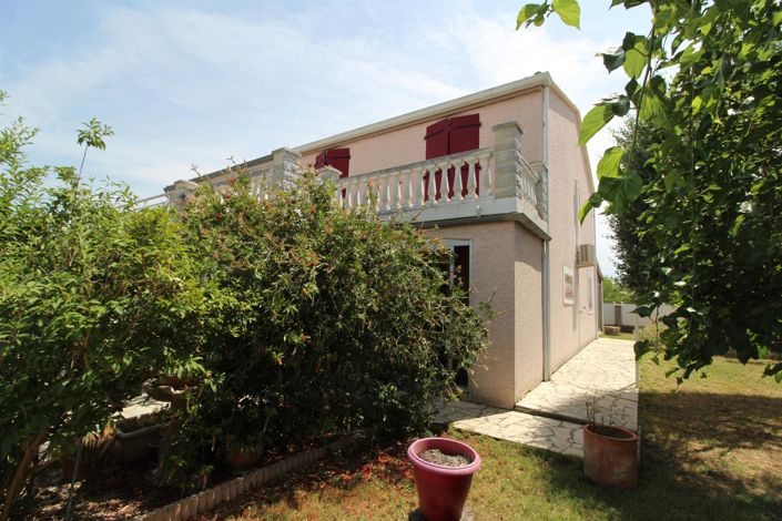 Image No.1-4 Bed House for sale