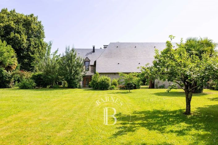 Image No.14-6 Bed House for sale