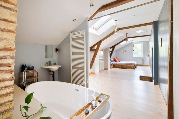 Image No.19-6 Bed House for sale