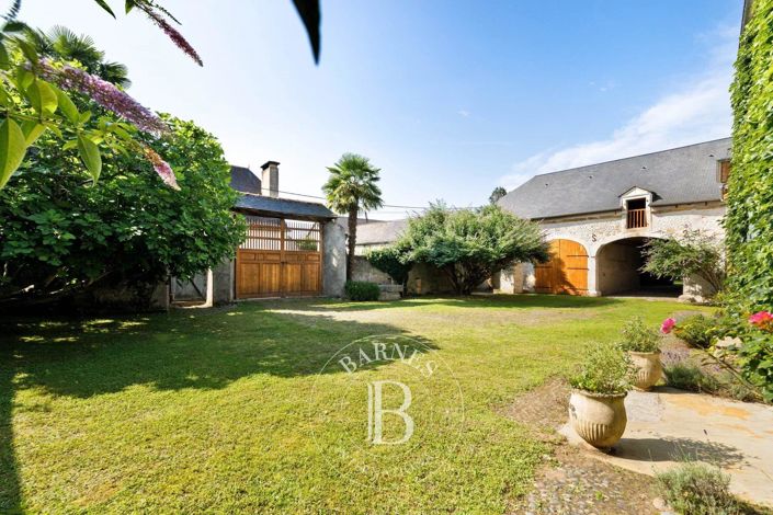 Image No.2-6 Bed House for sale