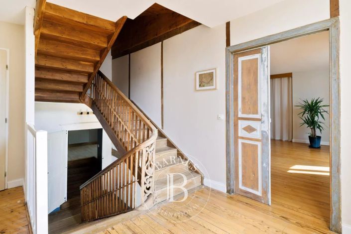 Image No.21-6 Bed House for sale