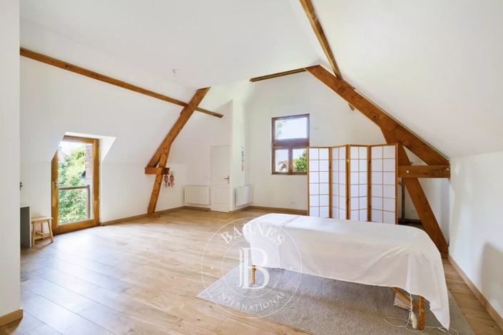 Image No.23-6 Bed House for sale