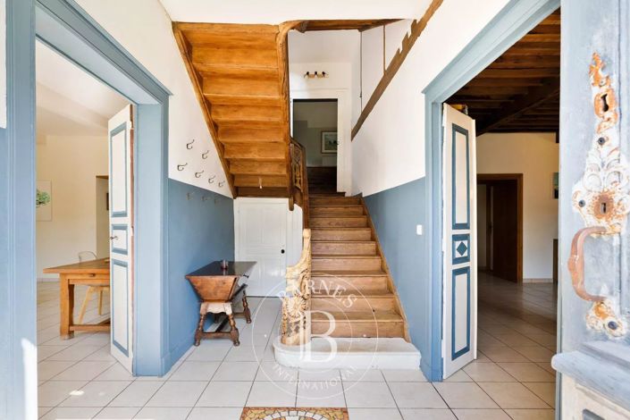 Image No.8-6 Bed House for sale