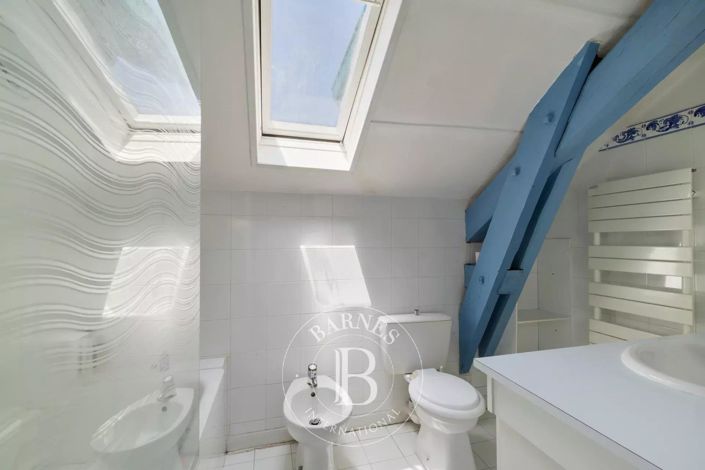 Image No.17-4 Bed House for sale