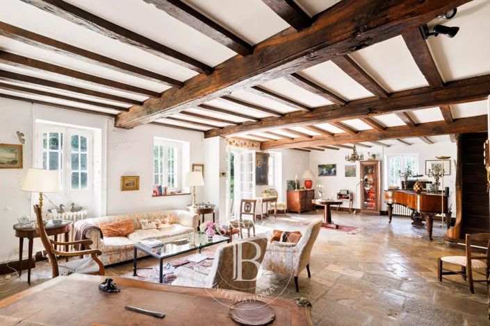 Image No.10-5 Bed House for sale