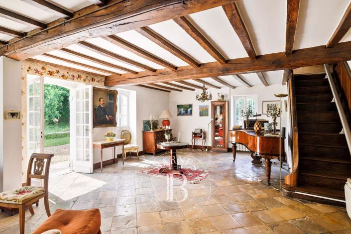 Image No.11-5 Bed House for sale