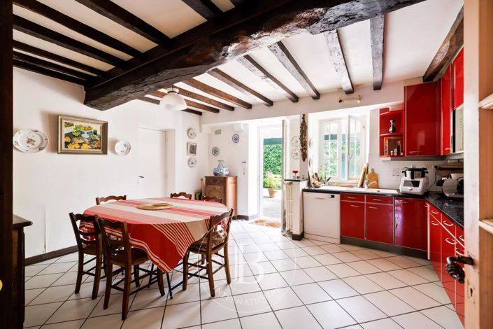 Image No.13-5 Bed House for sale