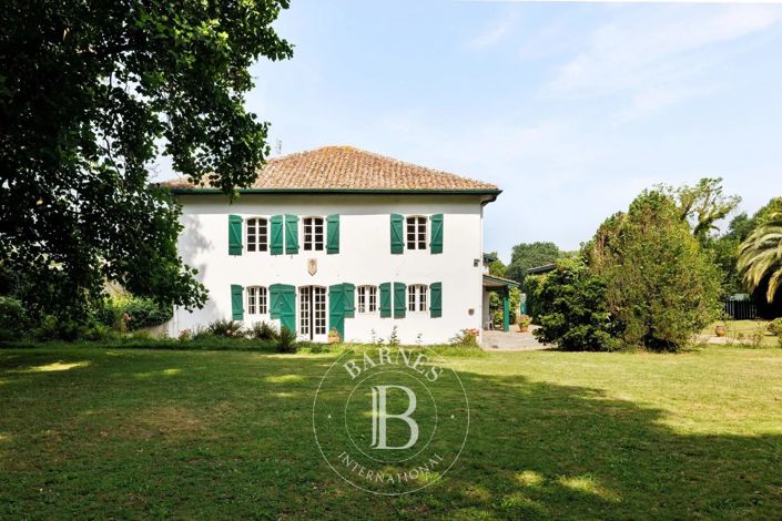 Image No.3-5 Bed House for sale