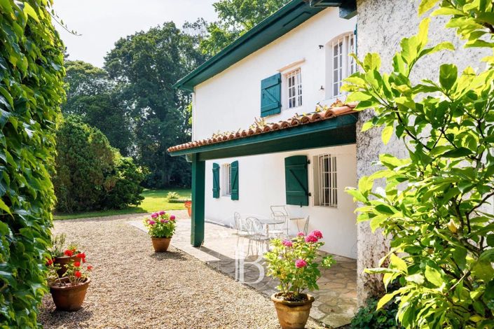 Image No.5-5 Bed House for sale