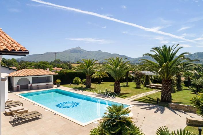 Image No.2-4 Bed House for sale