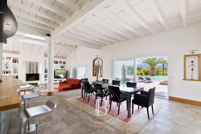 Image No.5-4 Bed House for sale