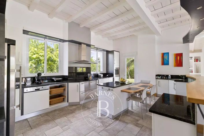 Image No.7-4 Bed House for sale