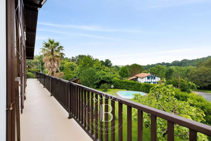 Image No.13-6 Bed House for sale