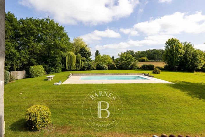 Image No.11-7 Bed House for sale