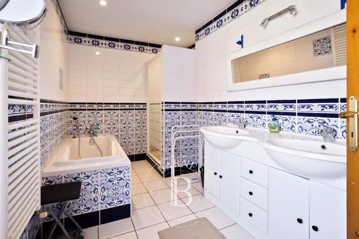 Image No.14-4 Bed House for sale