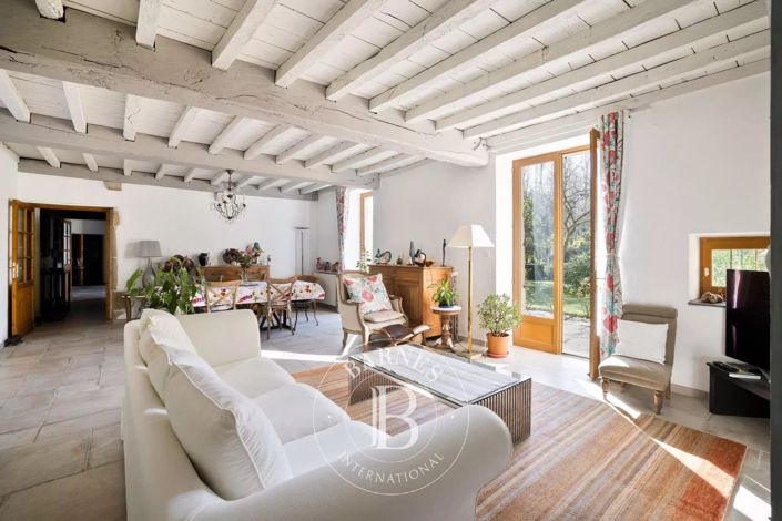 Image No.9-4 Bed House for sale