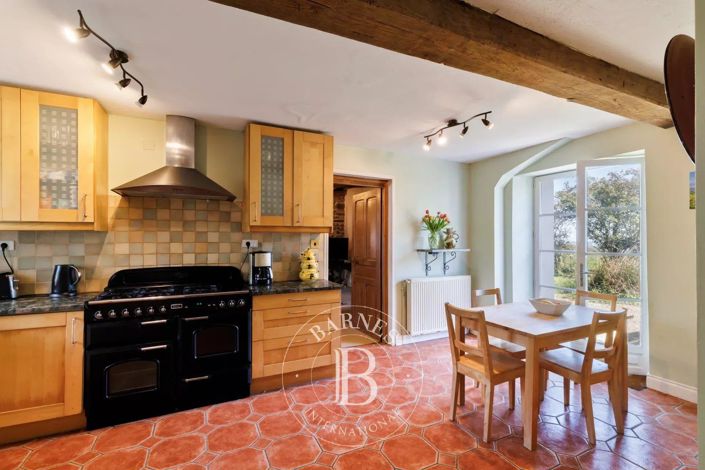 Image No.11-6 Bed House for sale