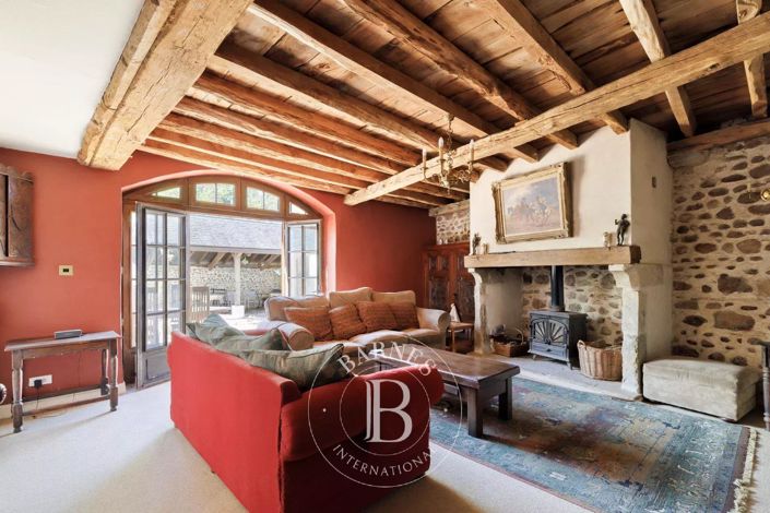 Image No.17-6 Bed House for sale