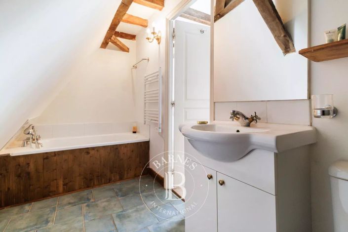 Image No.22-6 Bed House for sale