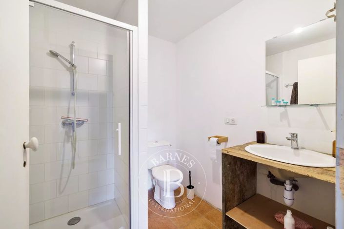 Image No.21-6 Bed House for sale