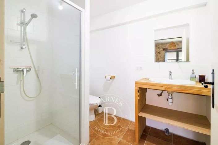 Image No.23-6 Bed House for sale