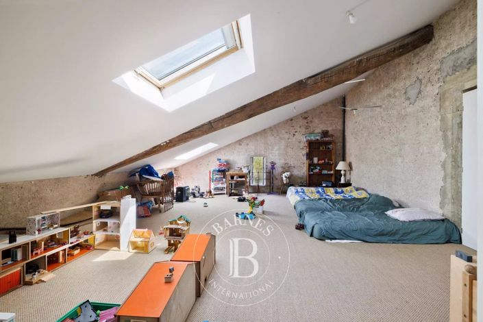 Image No.25-6 Bed House for sale