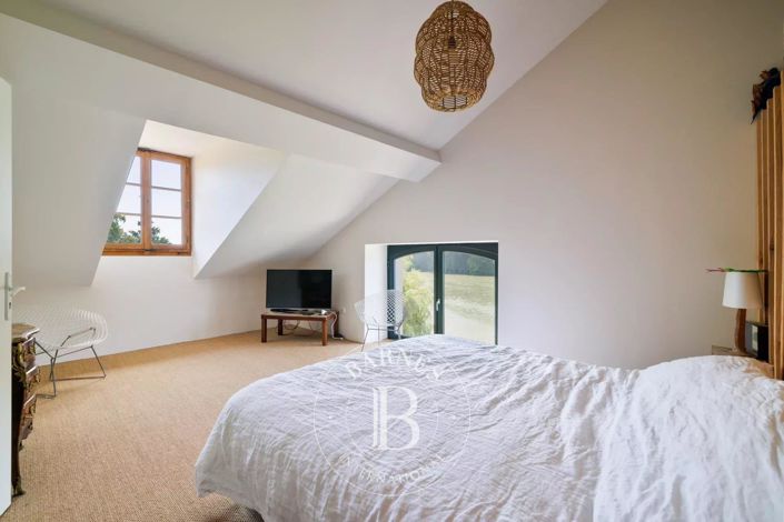 Image No.27-6 Bed House for sale