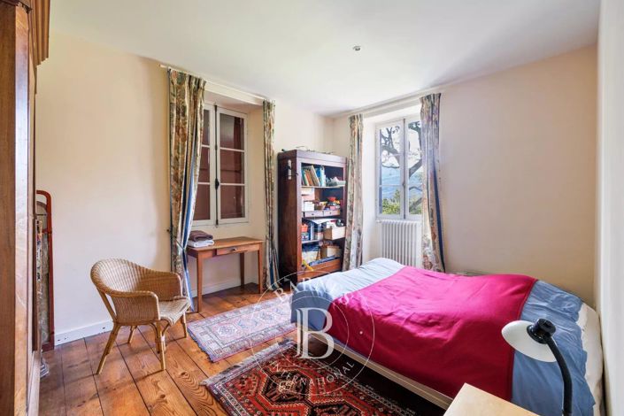 Image No.19-9 Bed House for sale