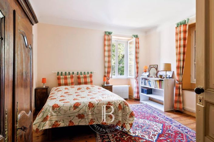 Image No.21-9 Bed House for sale