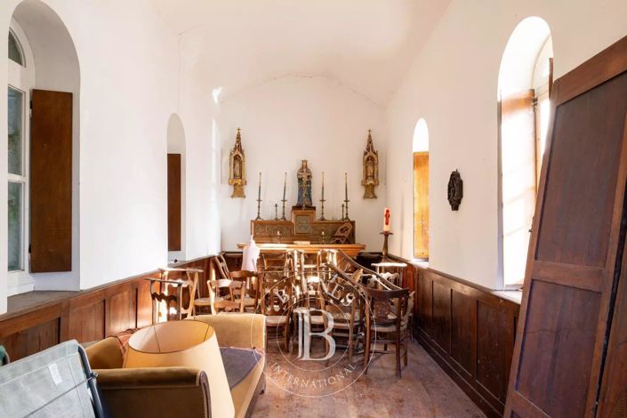 Image No.25-9 Bed House for sale