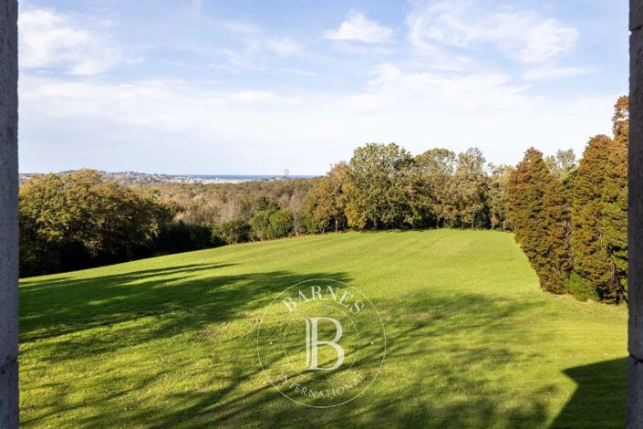 Image No.29-9 Bed House for sale