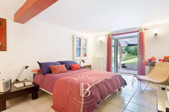 Image No.18-7 Bed House for sale