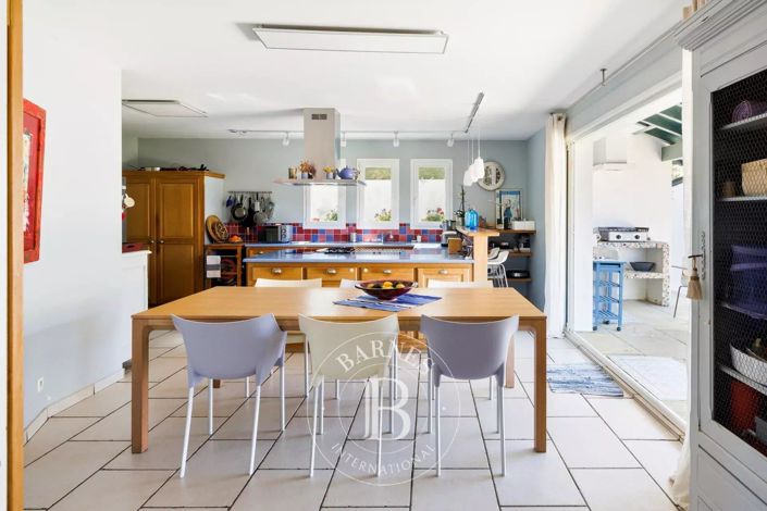 Image No.11-4 Bed House for sale