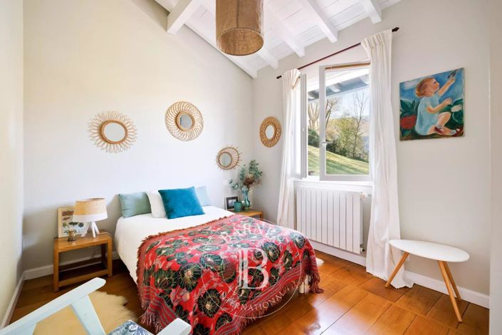 Image No.13-4 Bed House for sale