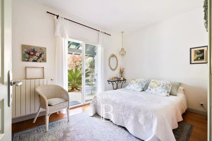 Image No.14-4 Bed House for sale