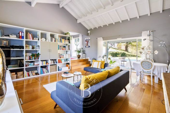 Image No.9-4 Bed House for sale