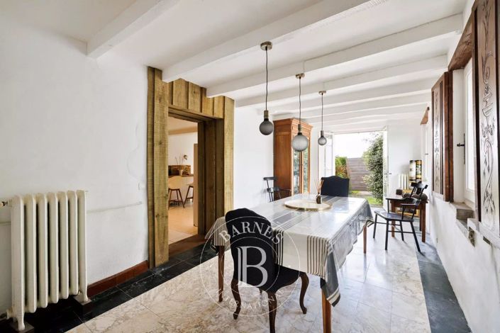 Image No.16-6 Bed House for sale